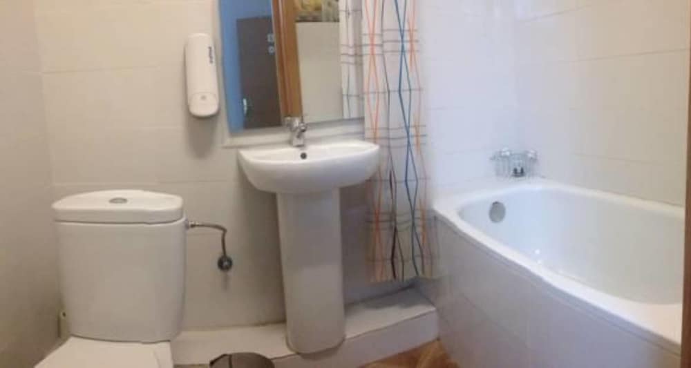 Family Quadruple Room, Private Bathroom photo 2