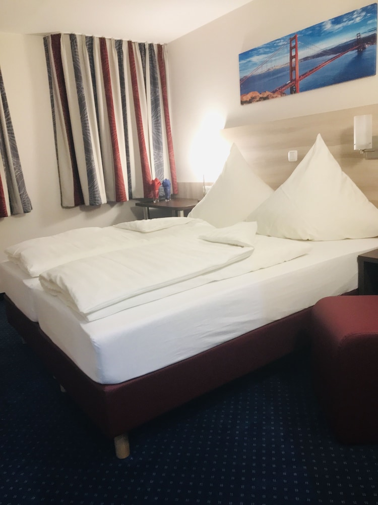 Standard Twin Room, 1 Double Bed photo 1