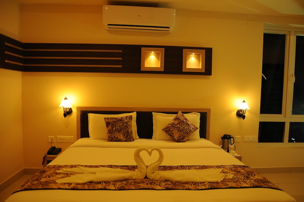 Standard Double Room, 1 King Bed, Accessible, Smoking photo 2