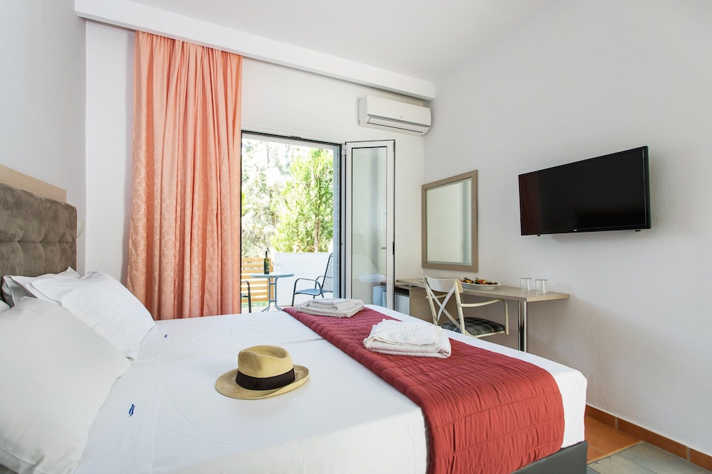 Economy Double or Twin Room photo 2