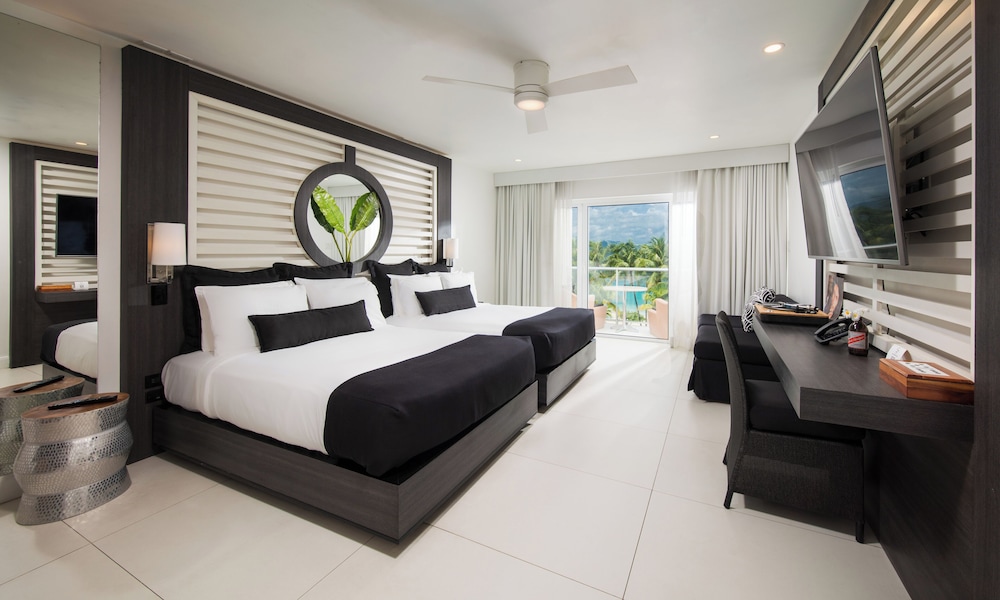 Junior Suite, 2 Double Beds, Ocean View