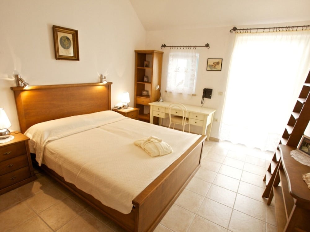 Villa photo 3