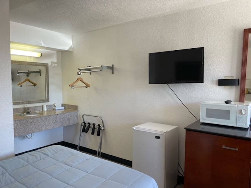 Room, 1 Queen Bed, Non Smoking photo 1