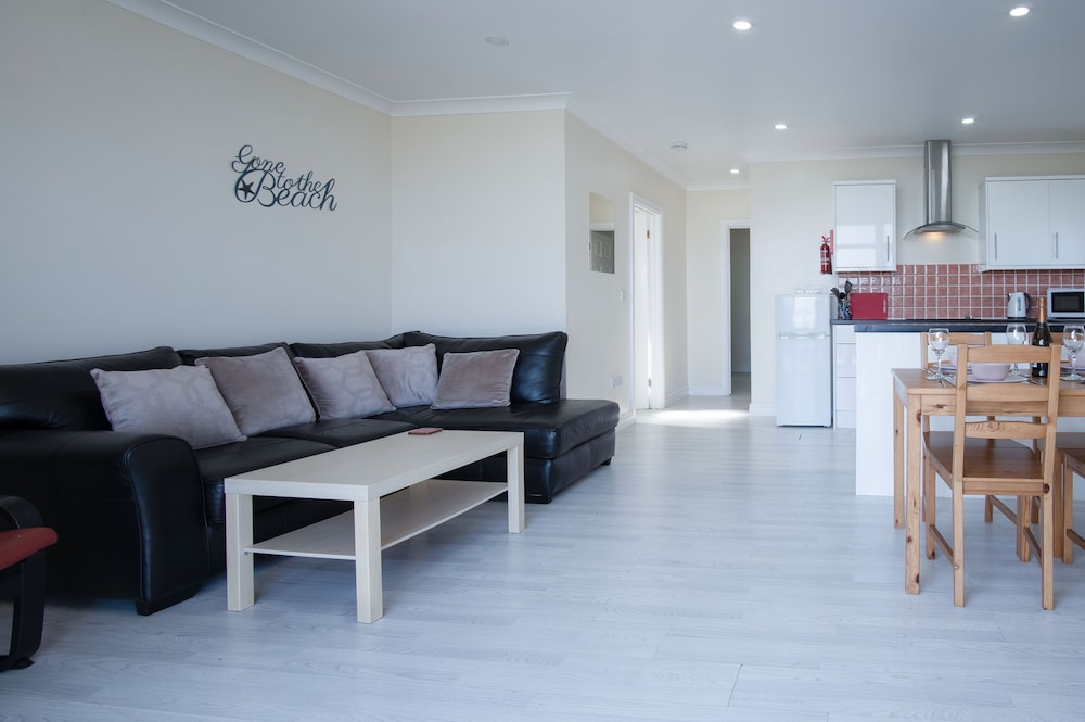 Apartment (2 Bedrooms) photo 2