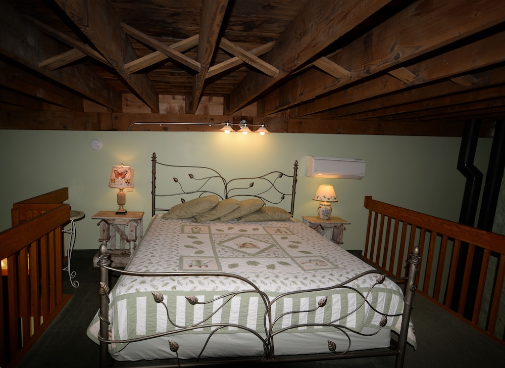Garden Loft Suite photo 1