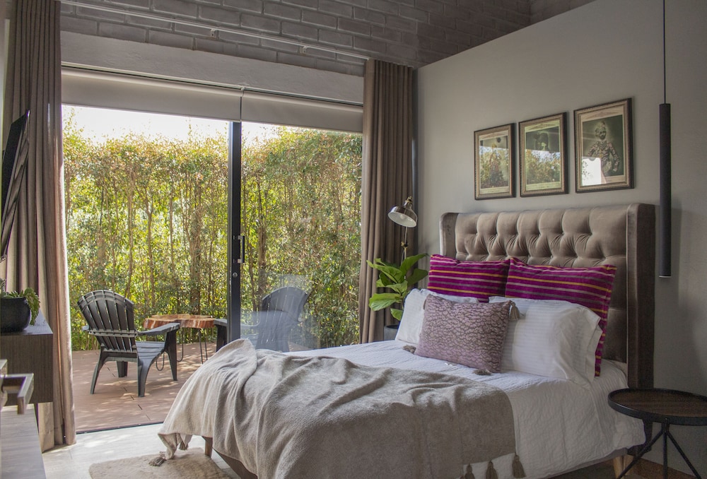 Private Deck Room 2