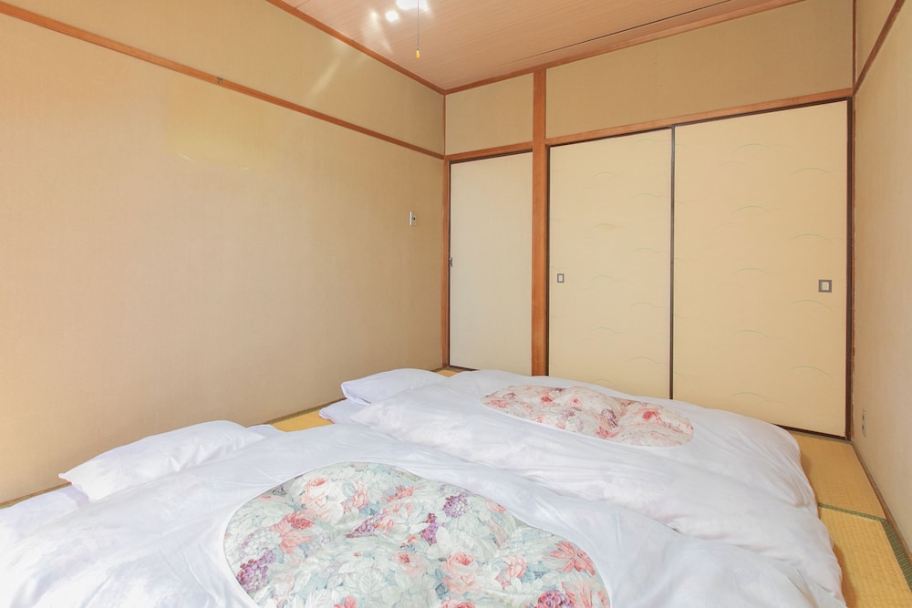 Japanese-Style Room for Two, Shared bathroom, Non-Smoking - Photo 3