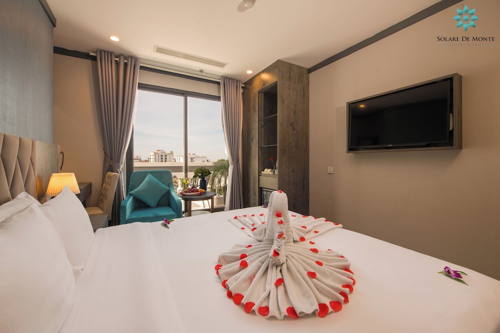 Honeymoon Room, 1 King Bed, City View photo 1