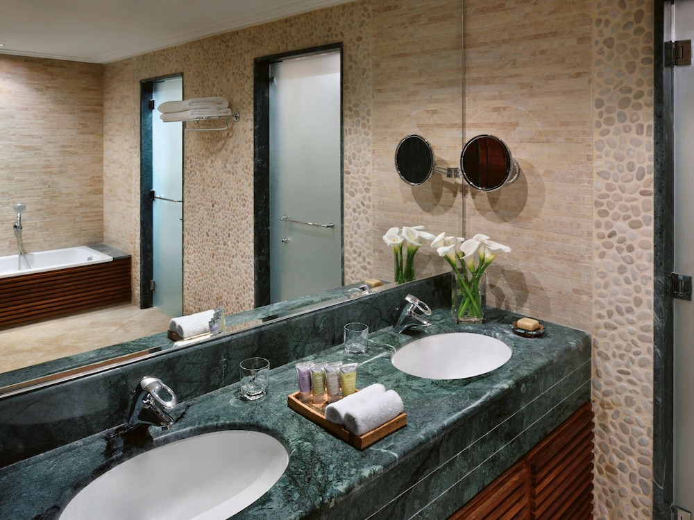 Royal Villa, Sea View - Photo 8