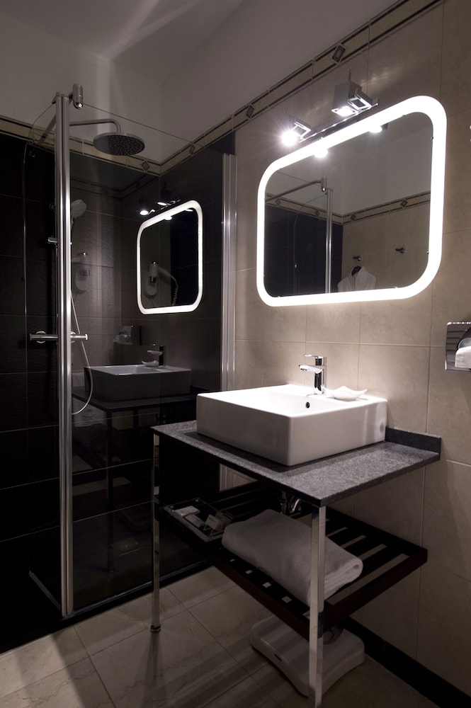 Classic Double Room - Photo 30