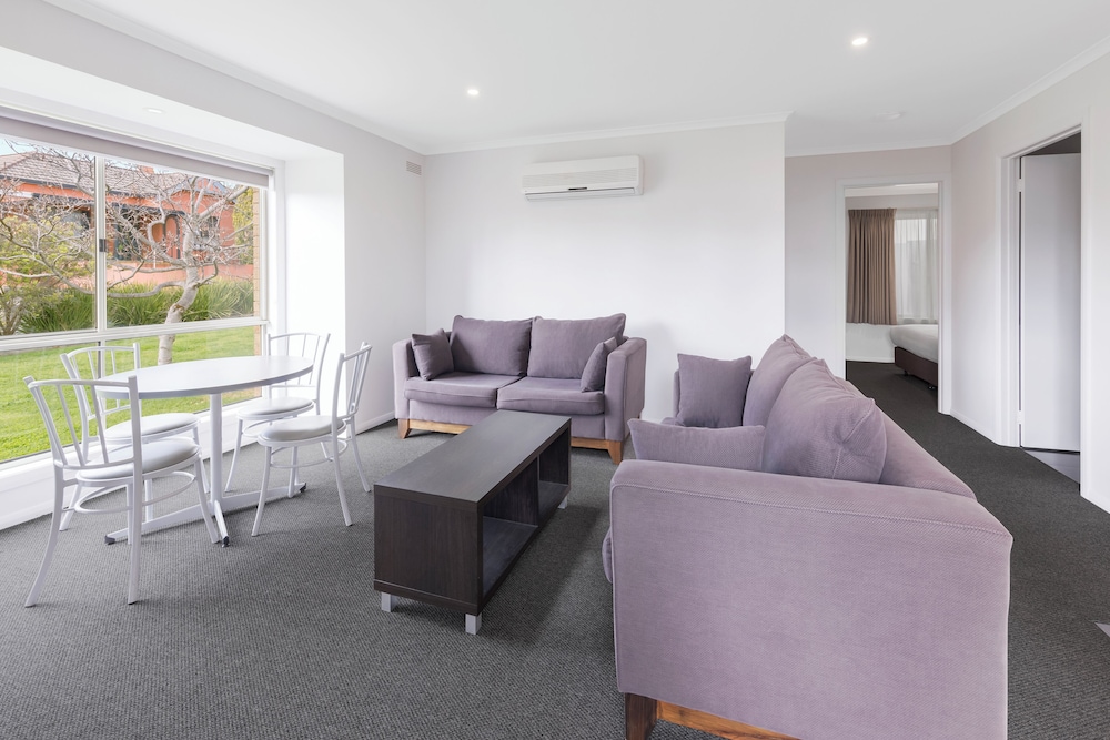 Two Bedroom Apartment - Photo 13