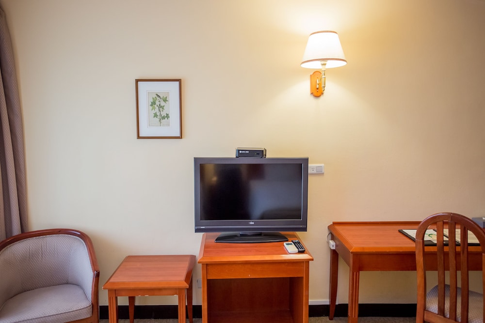 Standard Twin Room - Photo 8