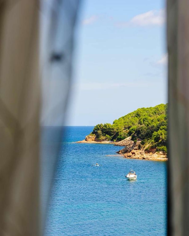 Deluxe Double Room, Sea View (Small) - Photo 2
