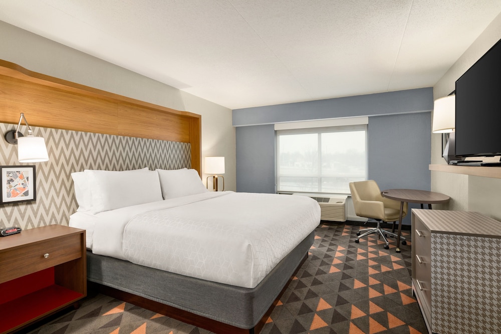 Standard Room, 1 King Bed (Walk-In Shower) - Photo 1