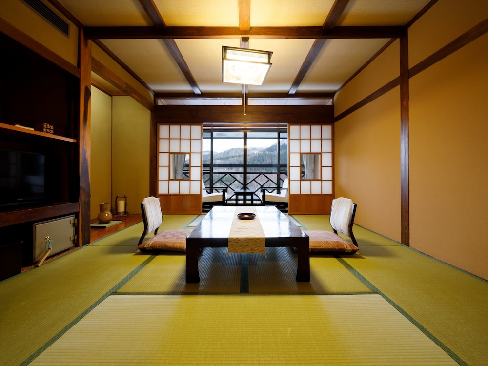 Japanese Style Room For 5 Guests - Photo 2