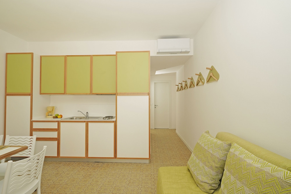Apartment, 2 Bedrooms, Courtyard View photo 1