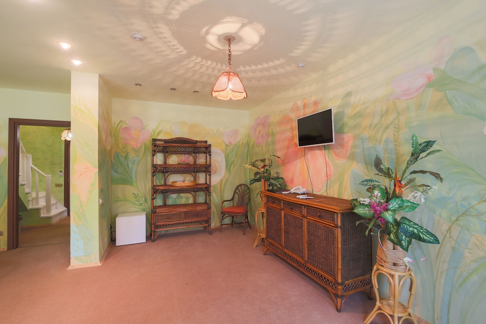Tropicana photo 1