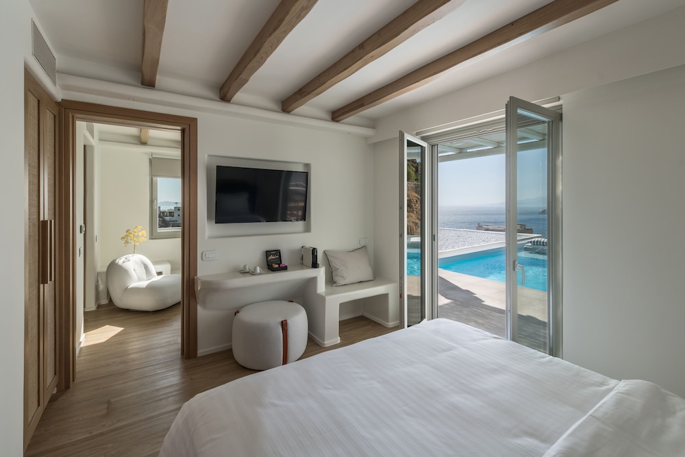 Grand Suite with pool - Photo 1