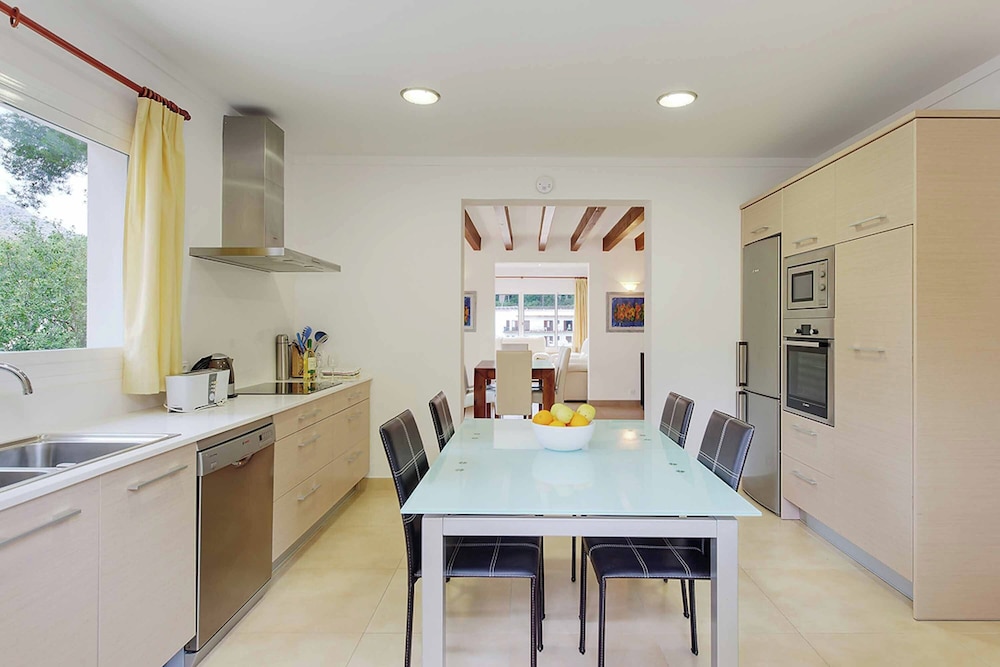 Villa (4 Bedrooms) photo 2
