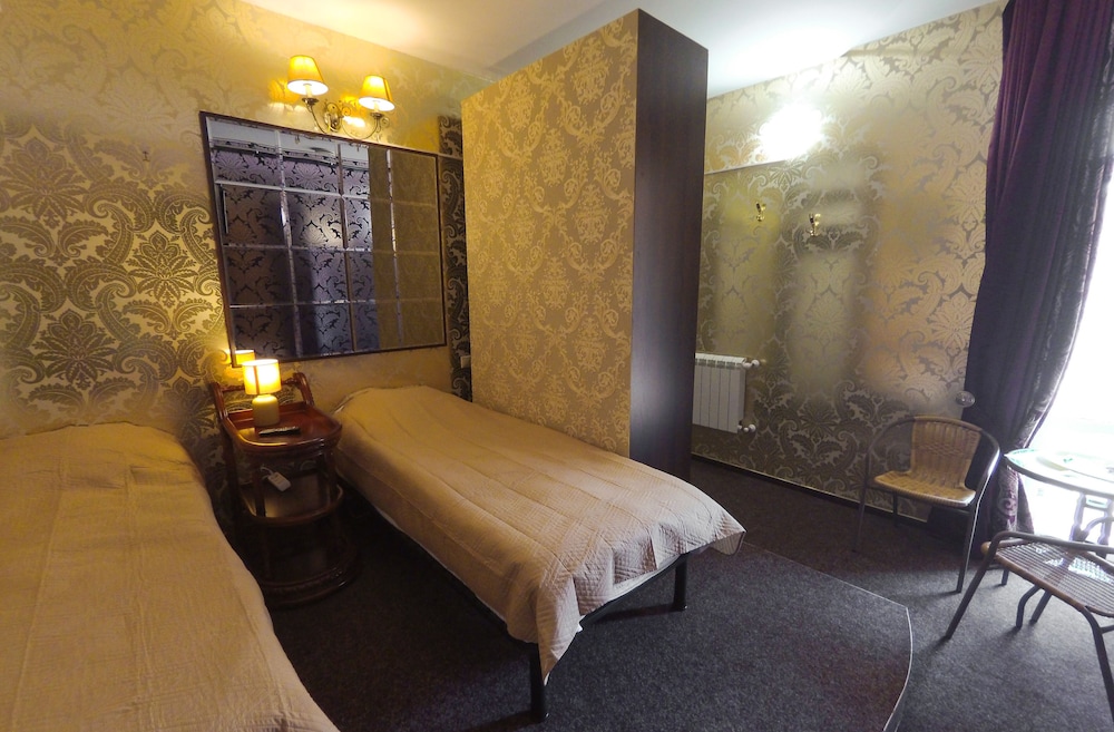 Small Double or Twin Room photo 2