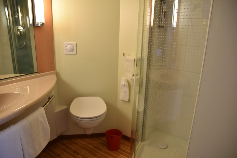 Standard Room, 1 Double Bed - Photo 15