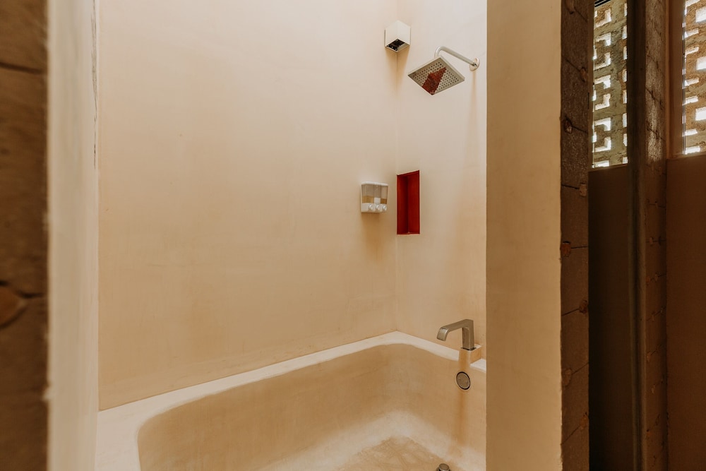 Master Suite with Balcony and tub