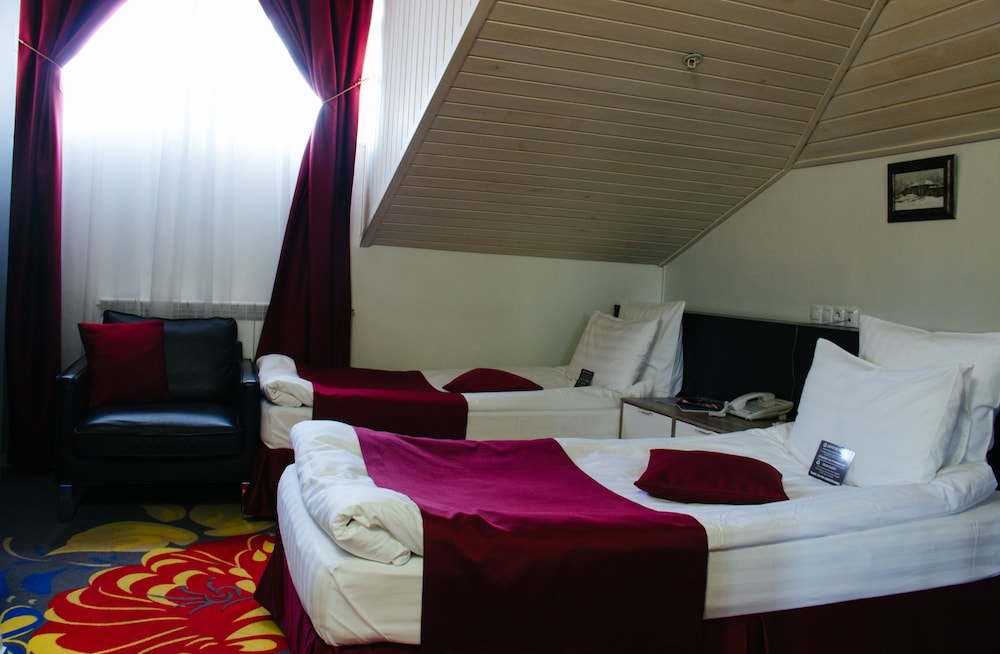 Standard Attic Twin Room photo 2