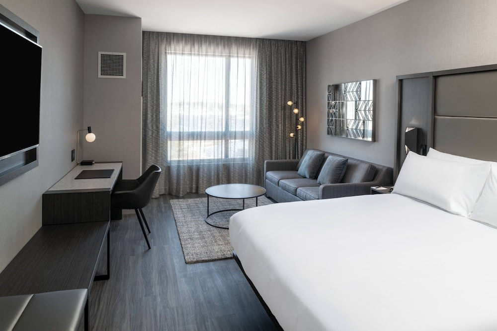 Room, 1 King Bed with Sofa bed, Harbor View