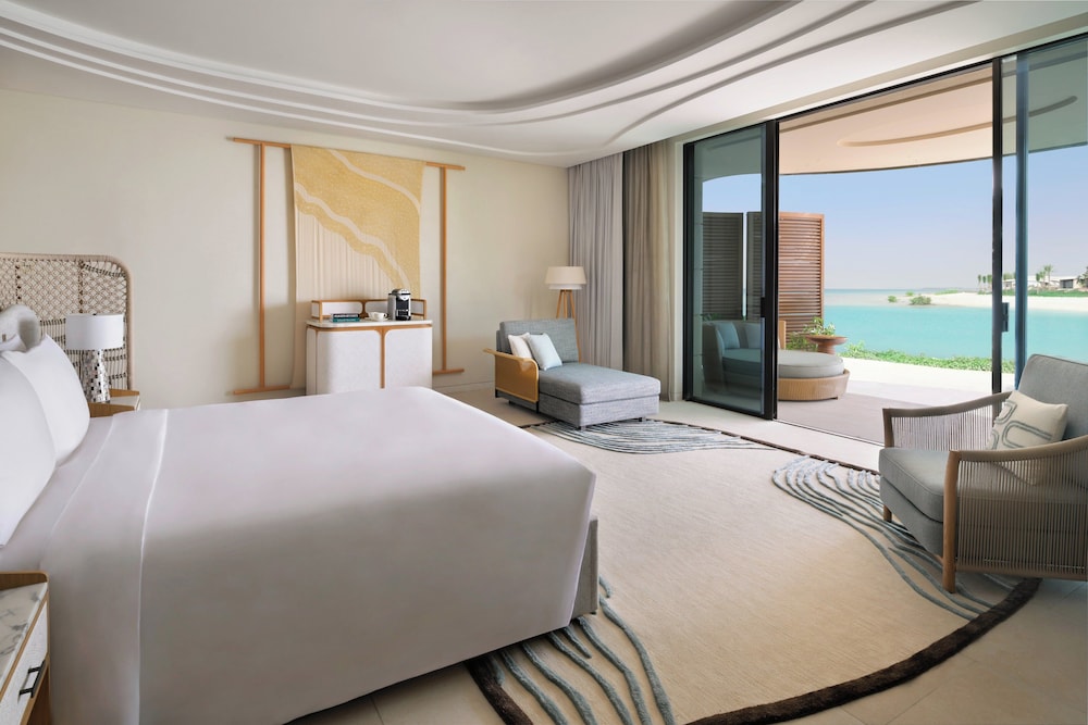 Junior Suite, 1 King Bed