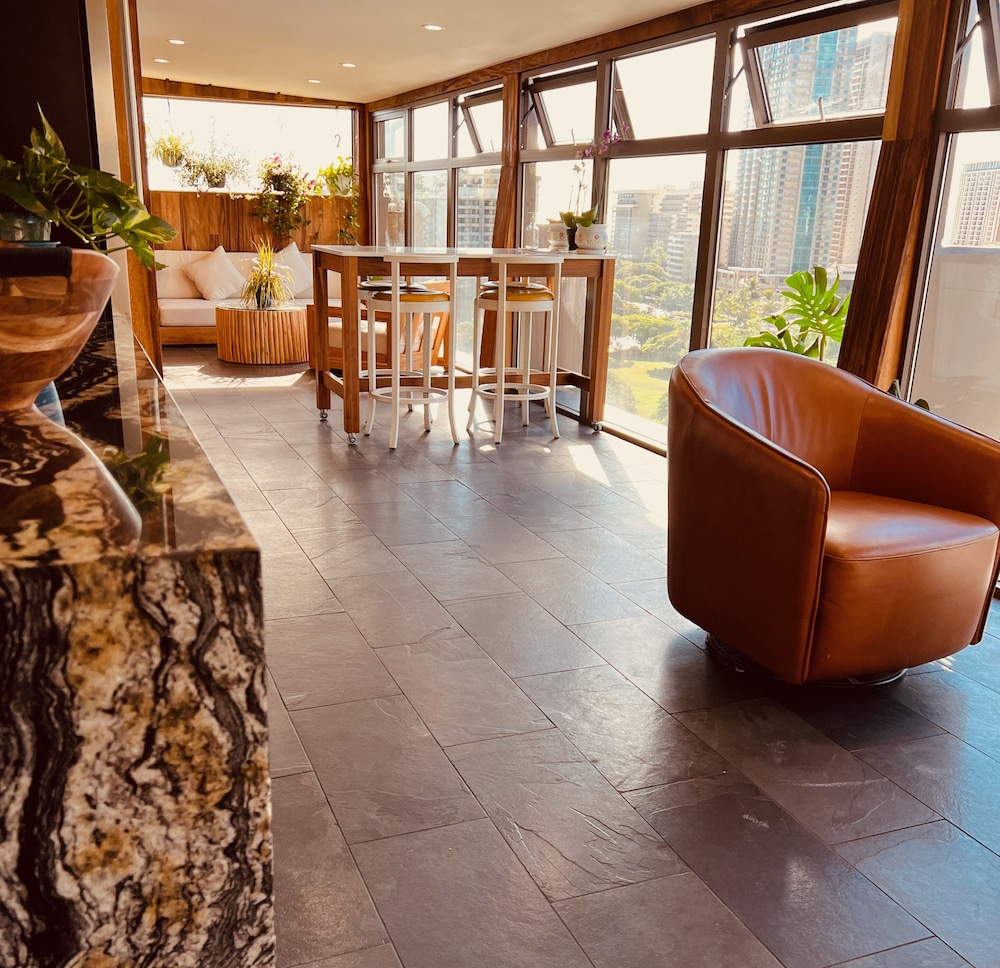 Platinum Terrace Penthouse (Club Access) - Photo 8