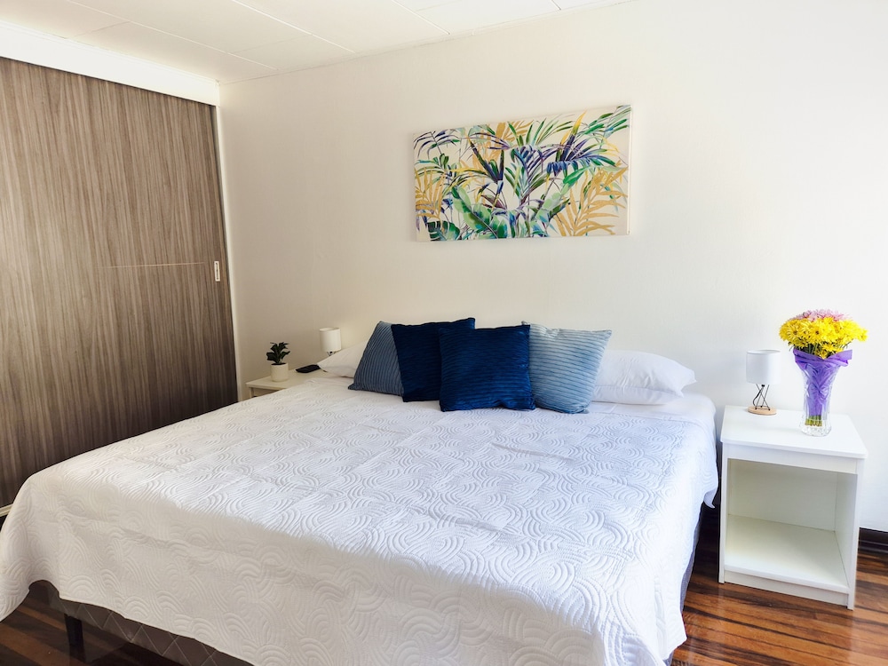 Superior Double Room, 1 King Bed, Private Bathroom photo 1