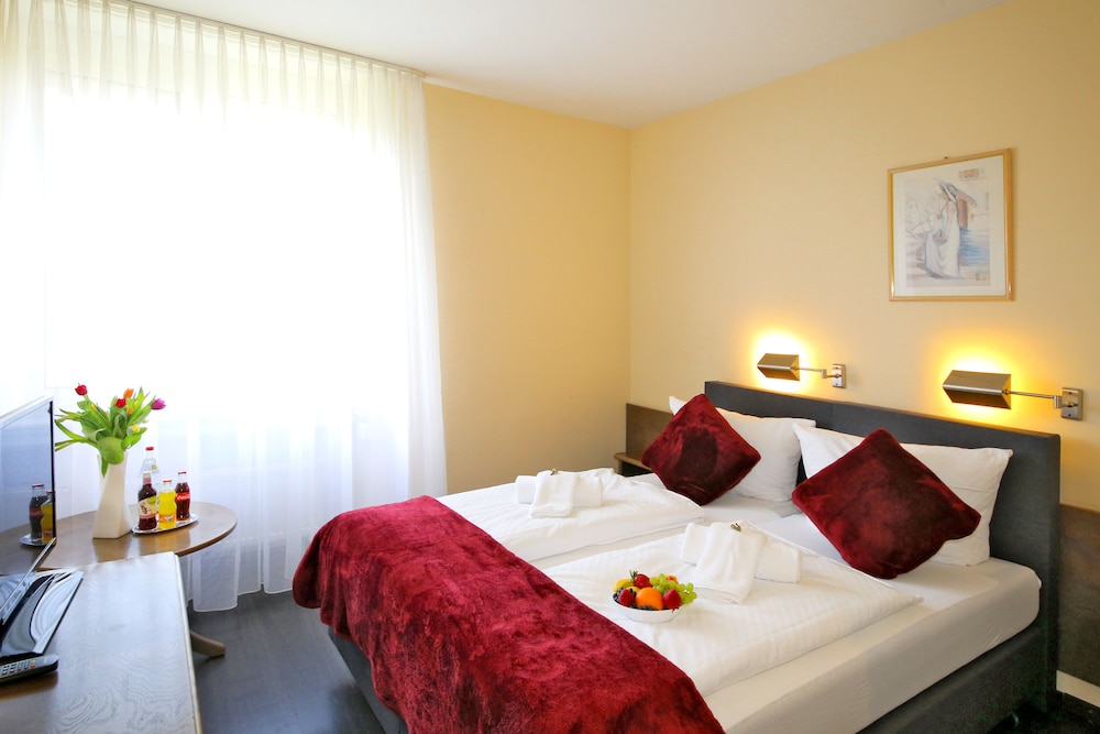 Basic Double or Twin Room, 1 Bedroom, Non Smoking photo 1