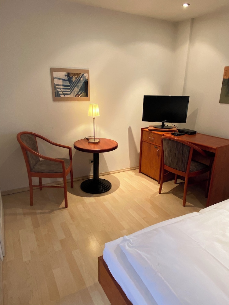 Standard Room photo 2