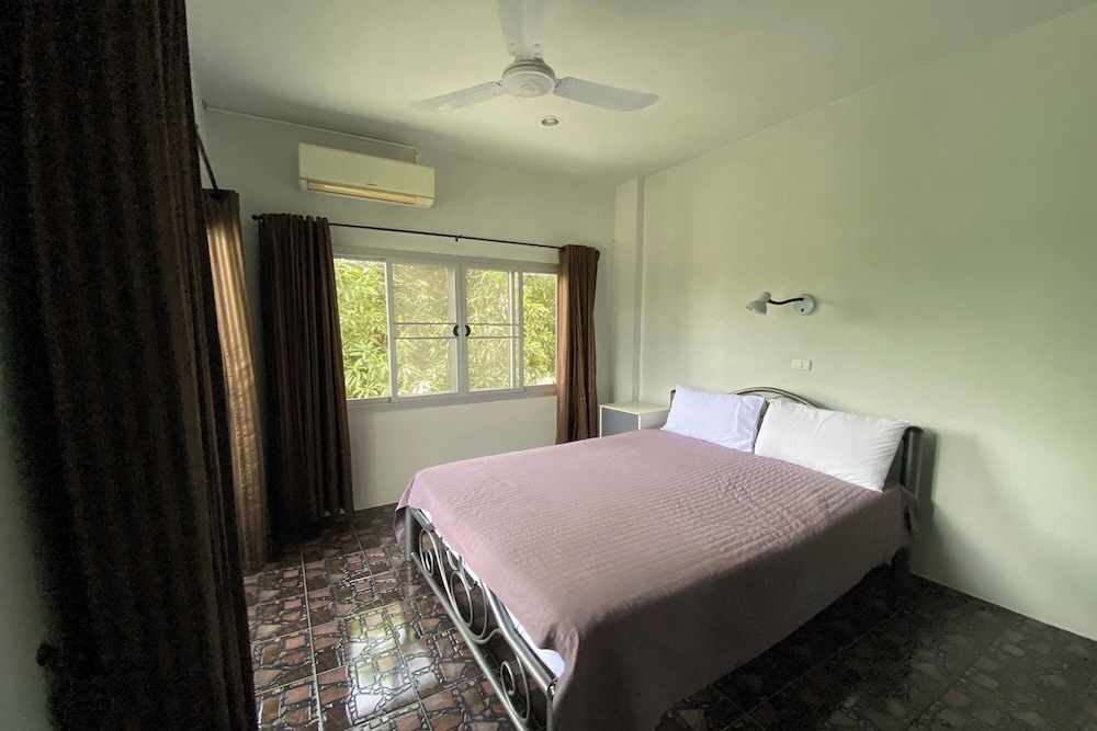 Executive Room - Photo 7