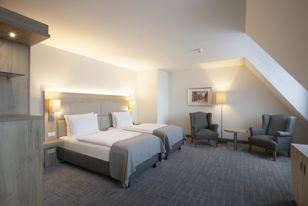Premium Room, 2 Twin Beds (Central Building) thumbnail 5