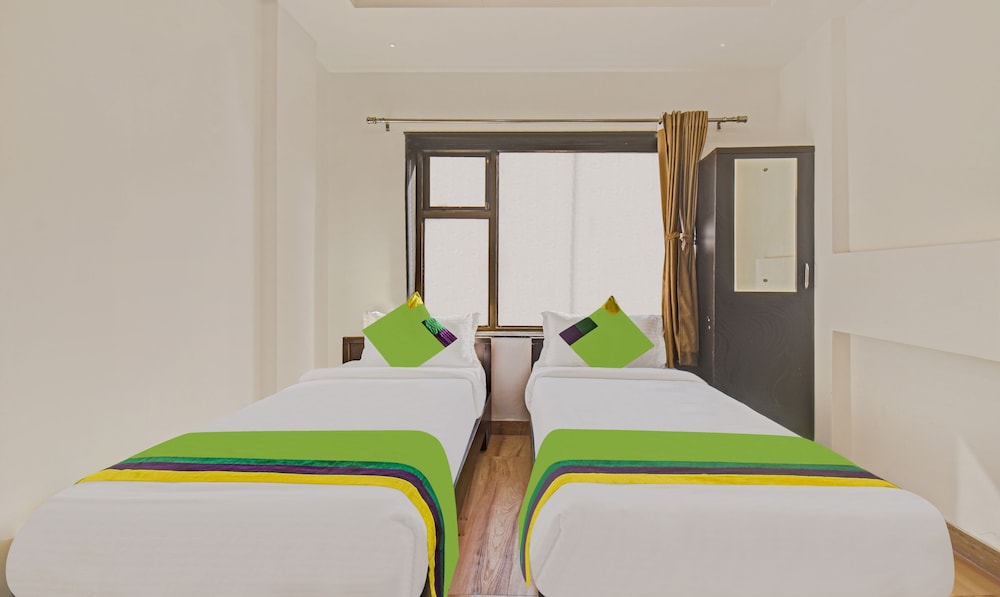 Deluxe Room - Photo 17