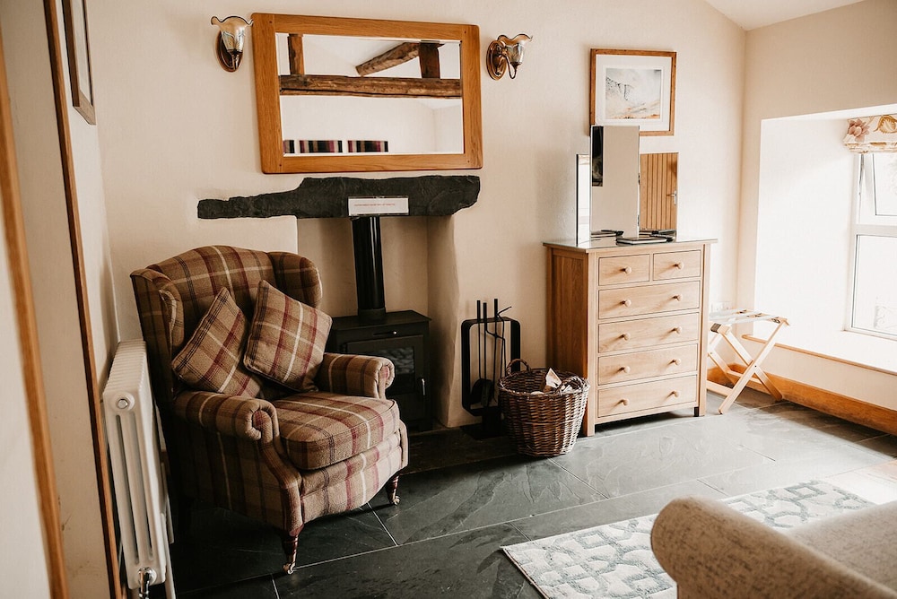 Superior Suite, Ensuite - Photo 2