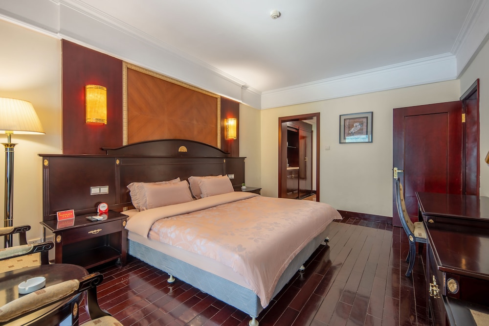 Superior Suite - Photo 3