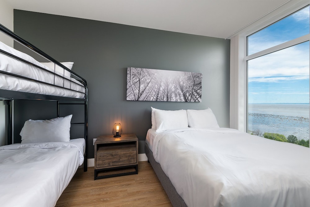 2 Bedroom Apartment, Top Floor, River View photo 2