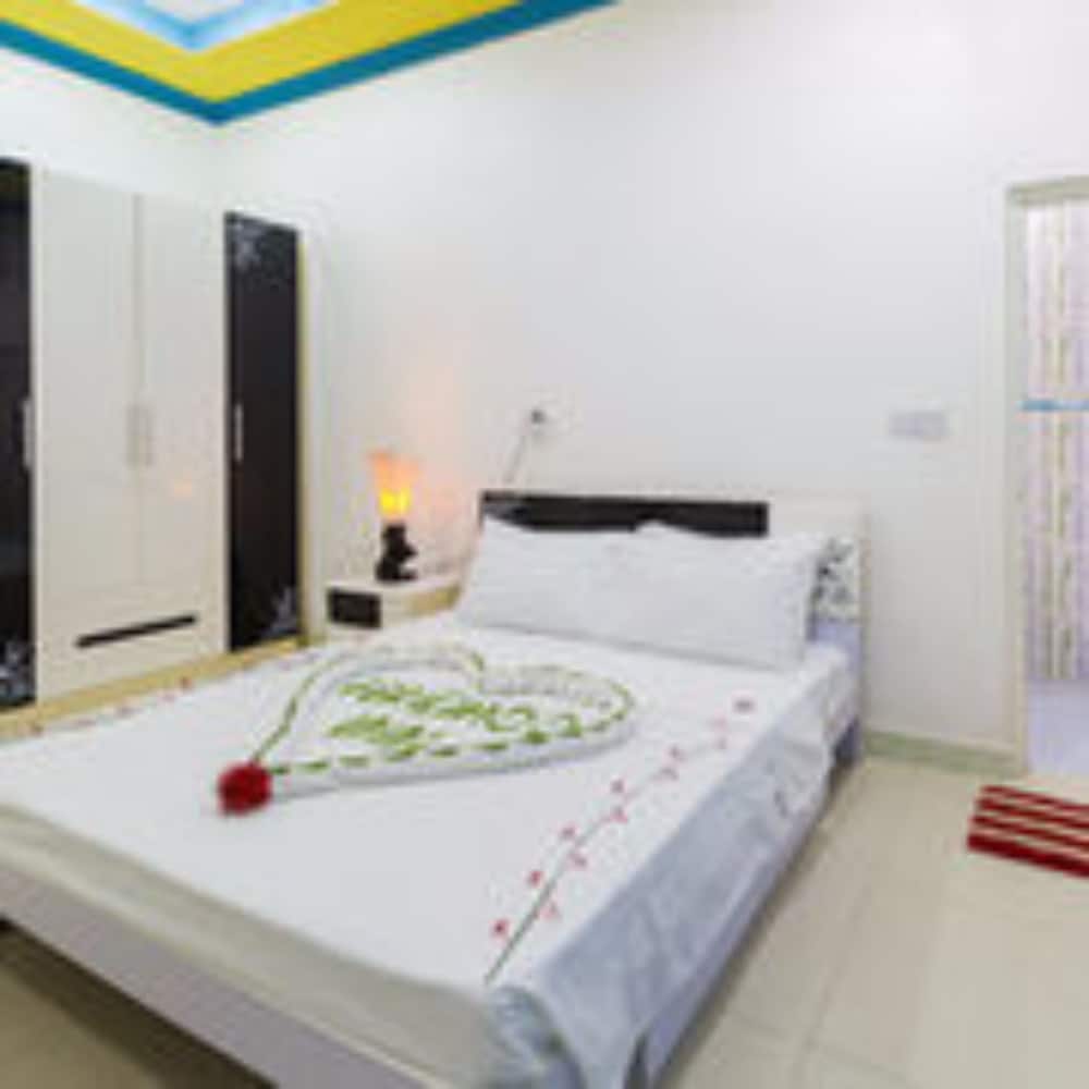 Deluxe Double Room, 1 Queen Bed, Non Smoking, Garden View