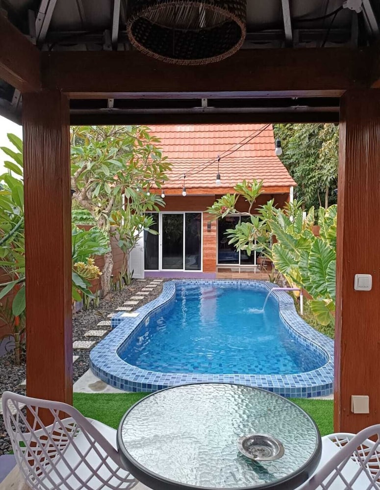 Basic Villa, Private Pool photo 2