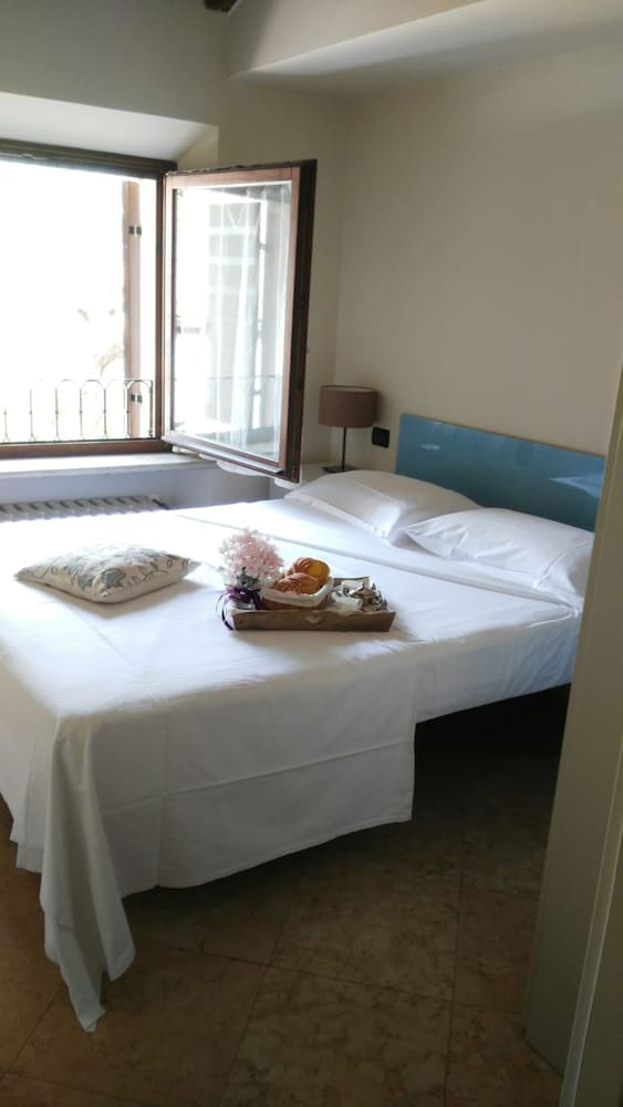 Appartamento con 2 Camere da Letto (4 Adulti) - Edificio Separato photo 2