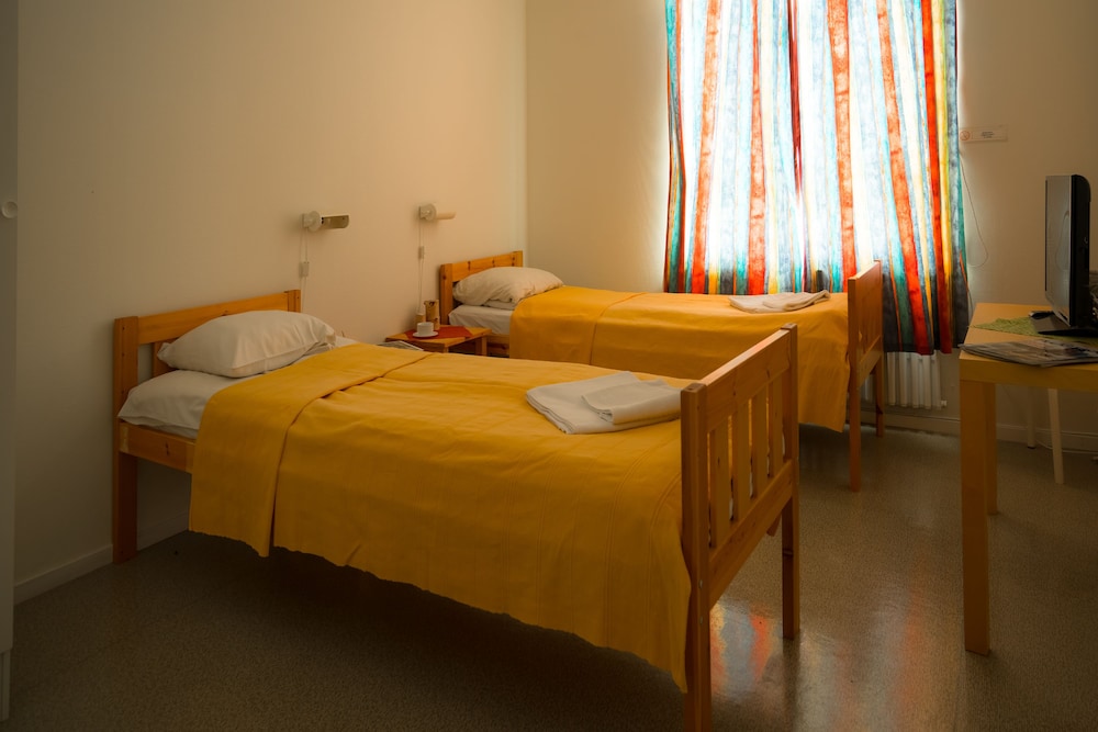 Twin Room, Garden View photo 2