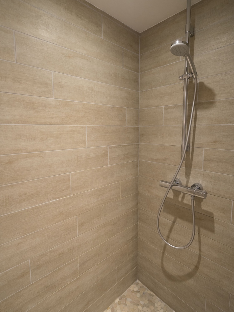 Suite Junior Cachette, 17 Rue Auguste Comte, 69002 Lyon photo 3