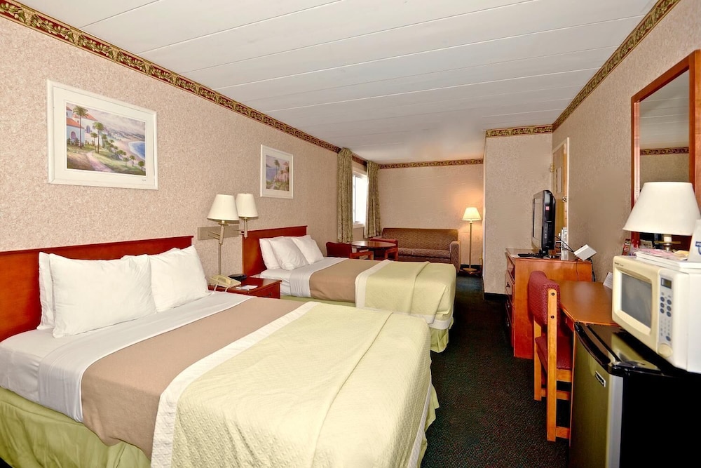 Suite, Multiple Beds - Photo 1