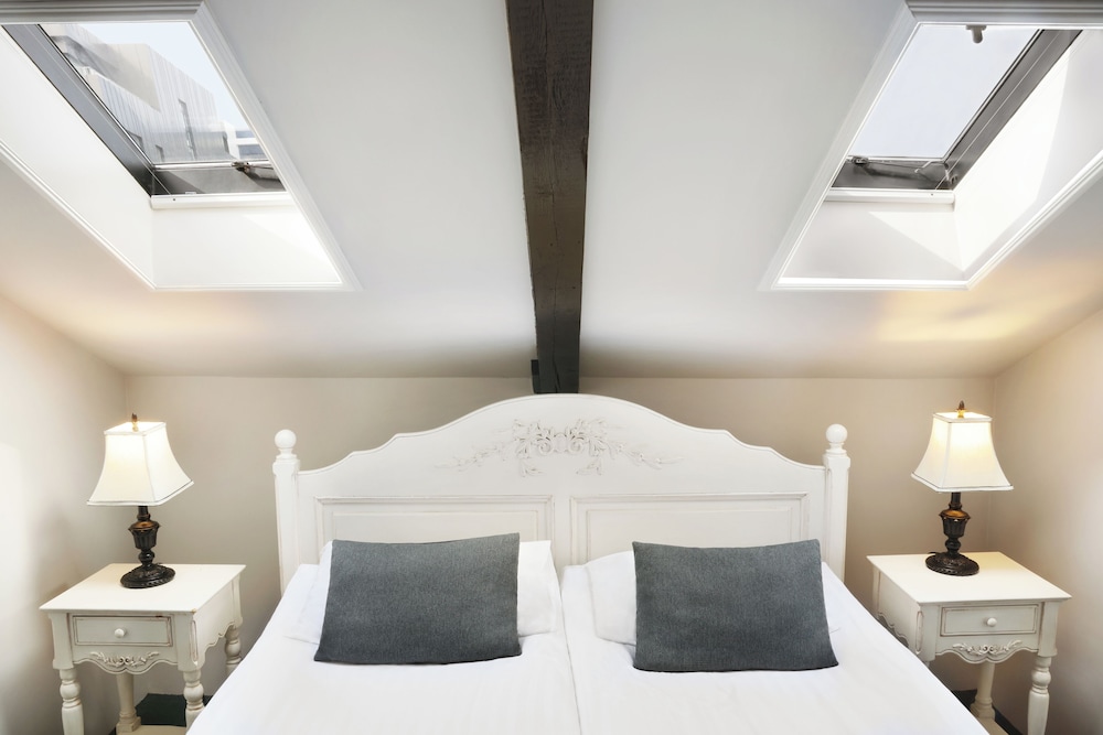 Standard Double or Twin Room - Photo 6