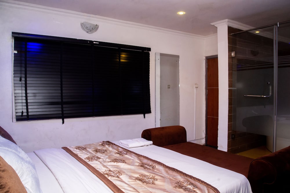 Executive Room - Photo 18