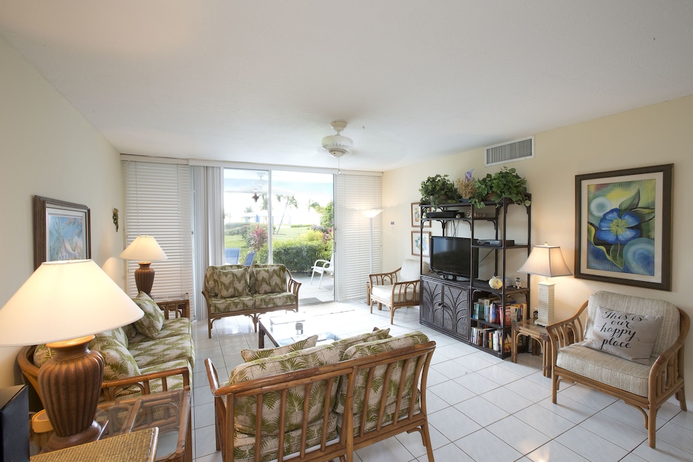 Condo, 3 Bedrooms, Ocean View photo 3