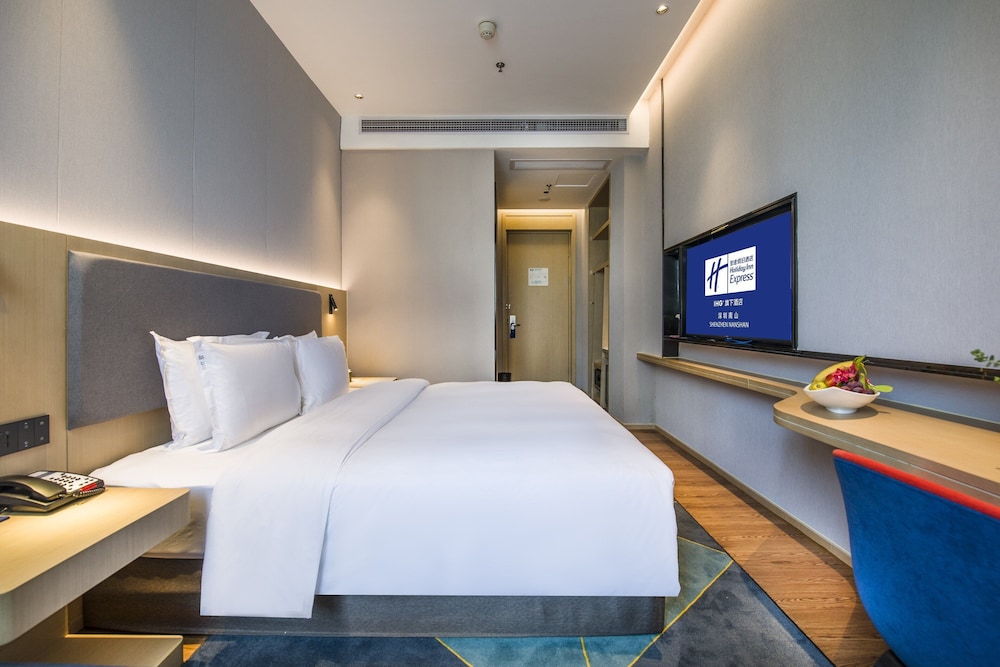 Standard Room, 1 King Bed - Photo 6