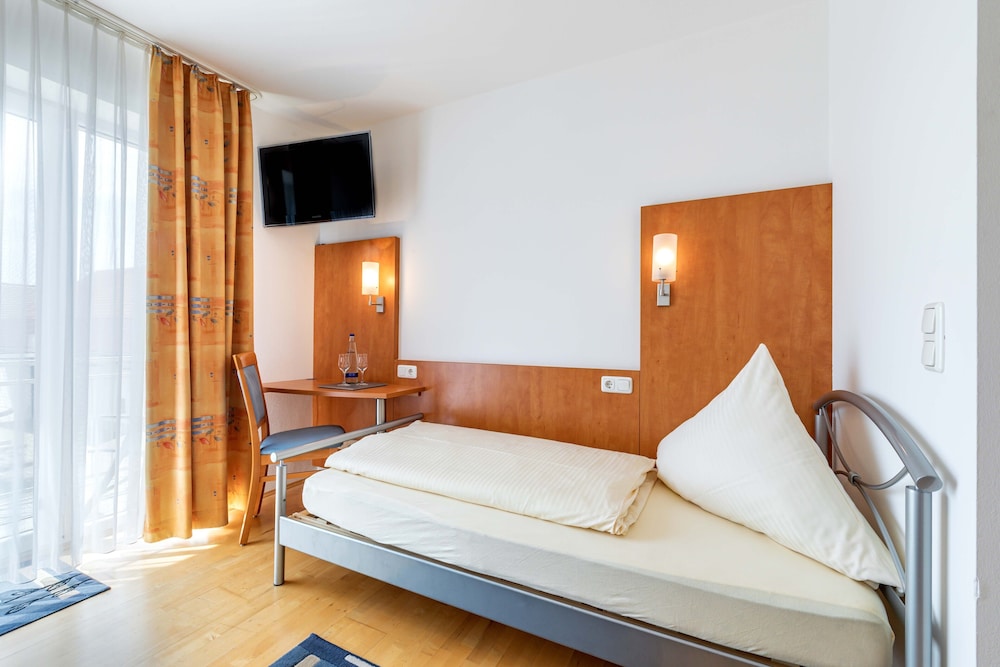 Comfort Triple Room photo 3